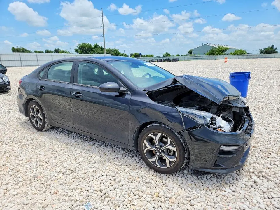 2021 KIA FORTE LXS  
