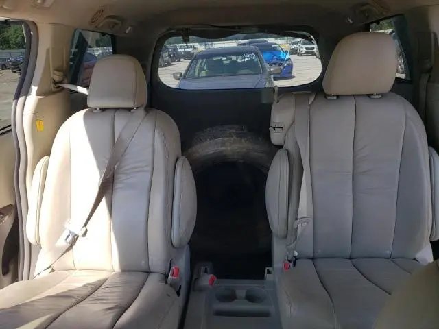 2011 TOYOTA SIENNA XLE  