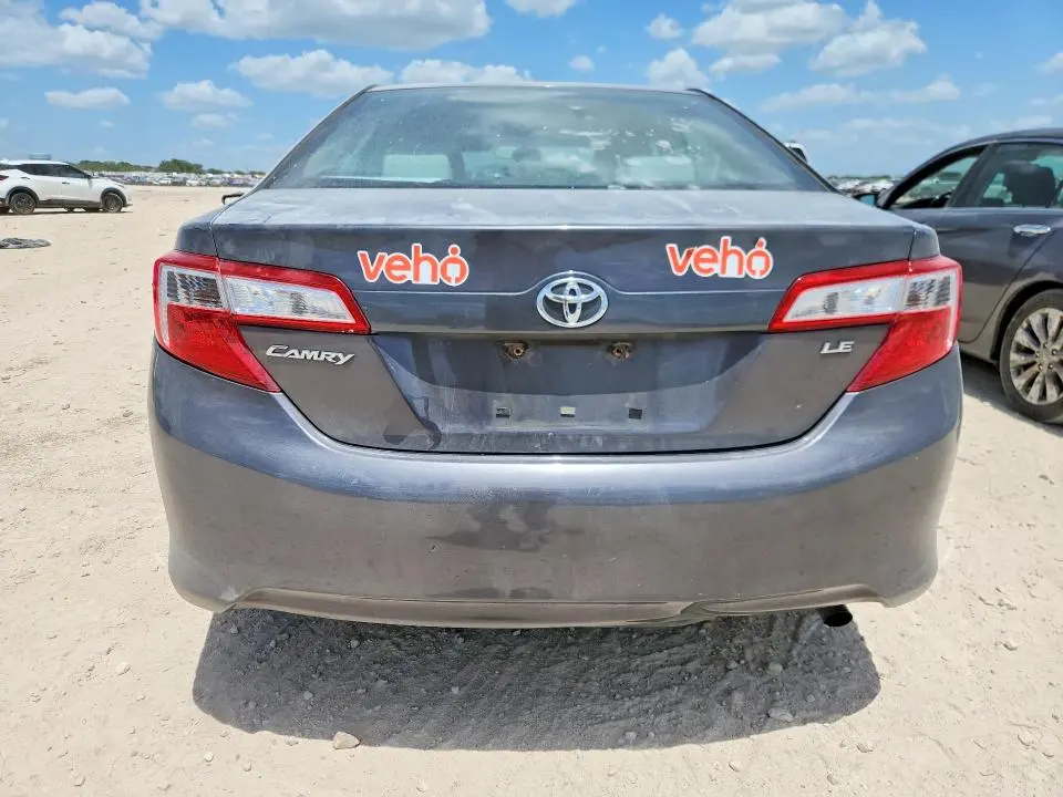 2014 TOYOTA CAMRY LE  