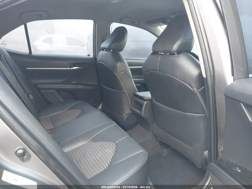 2018 TOYOTA CAMRY SE