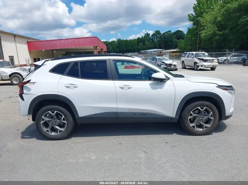 2024 CHEVROLET TRAX FWD LT