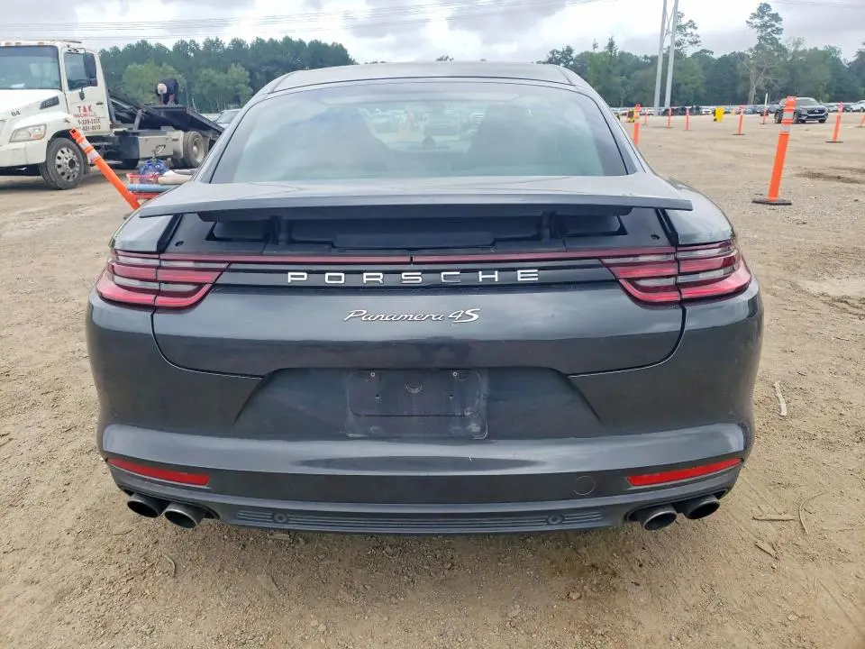 2017 PORSCHE PANAMERA 4S  