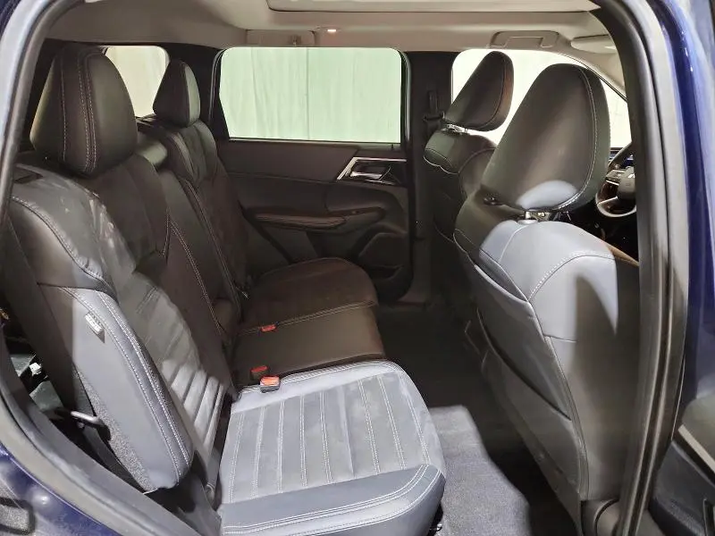 2022 MITSUBISHI OUTLANDER SE  