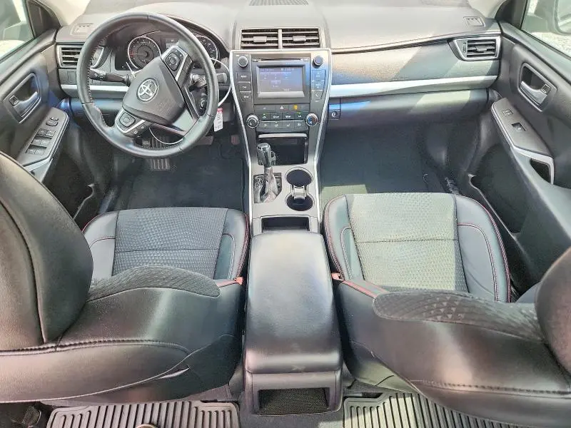 2015 TOYOTA CAMRY SE  