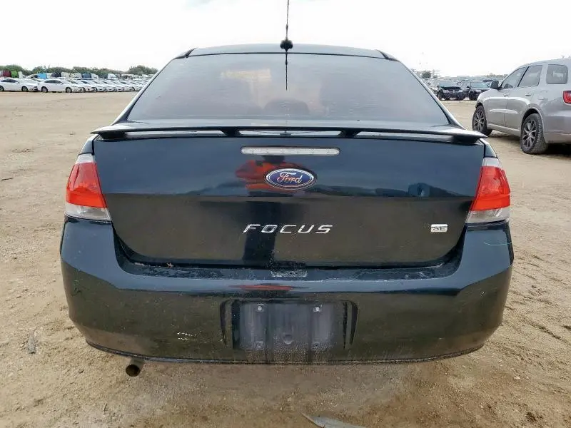 2010 FORD FOCUS SE  