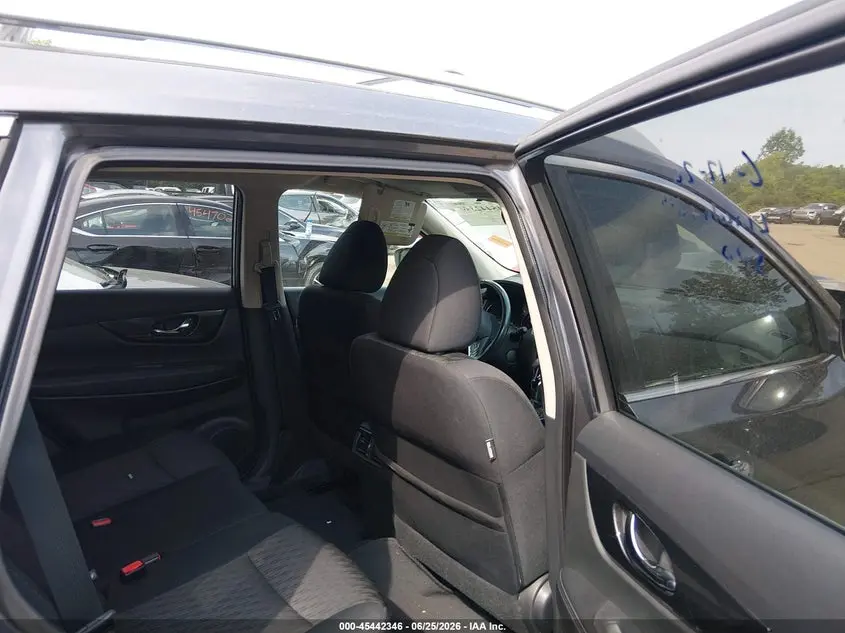 2017 NISSAN ROGUE SV