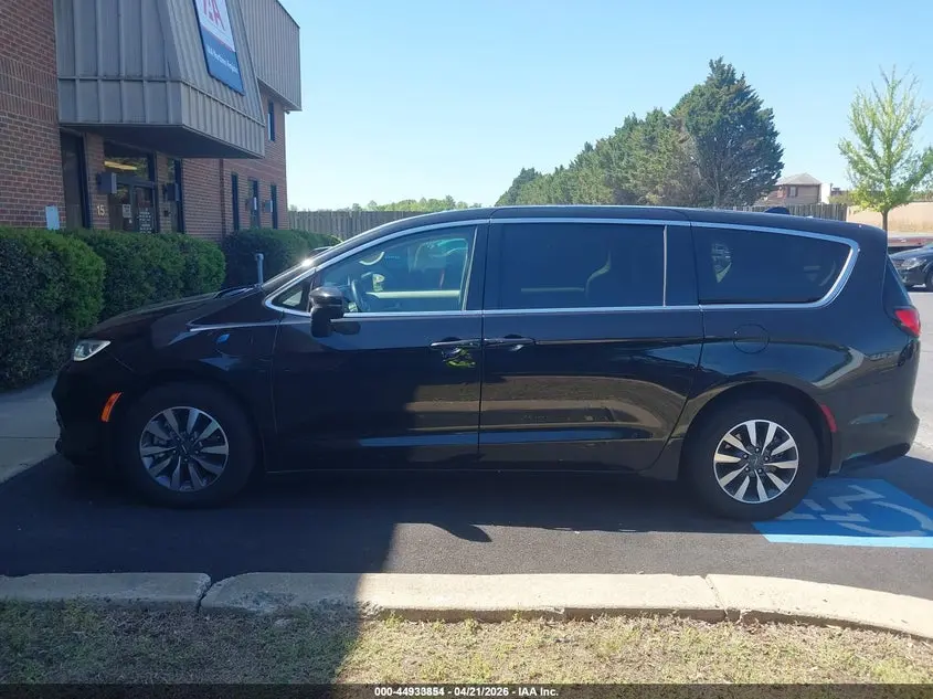 2023 CHRYSLER PACIFICA HYBRID TOURING L