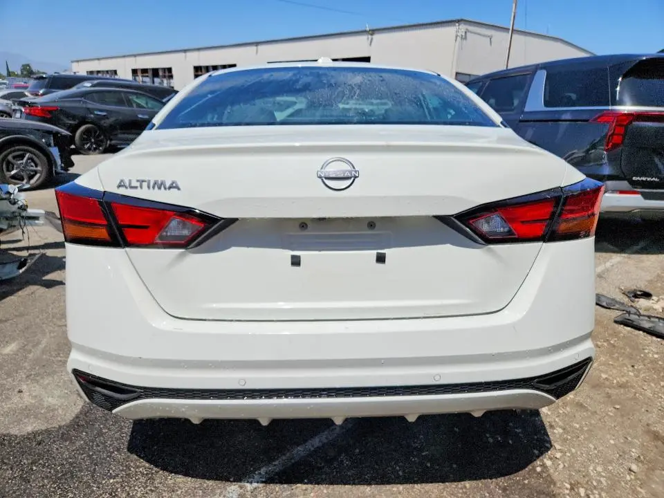2025 NISSAN ALTIMA SV  