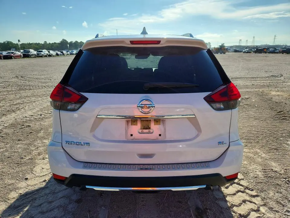 2017 NISSAN ROGUE SL  