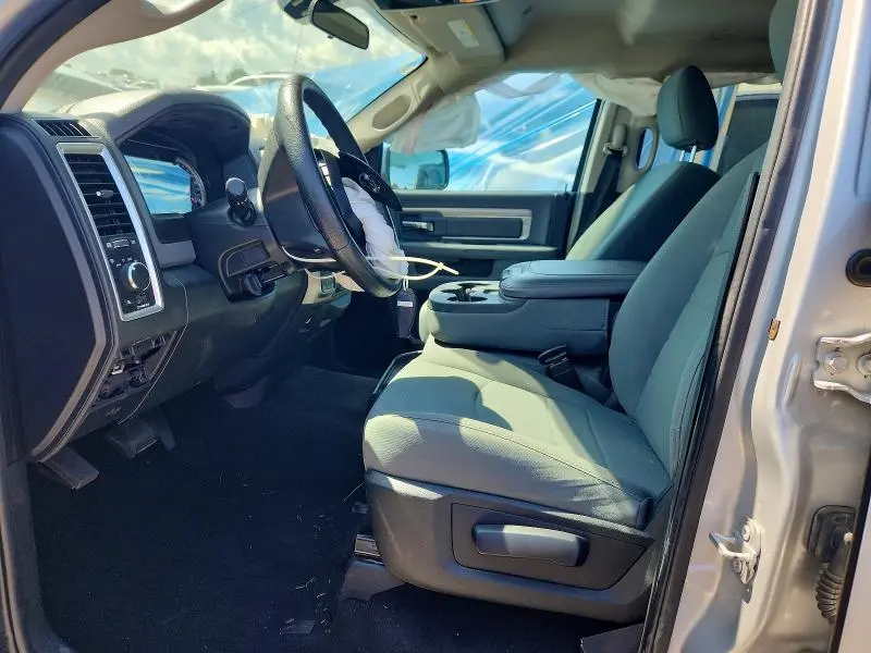 2017 RAM 1500 SLT  
