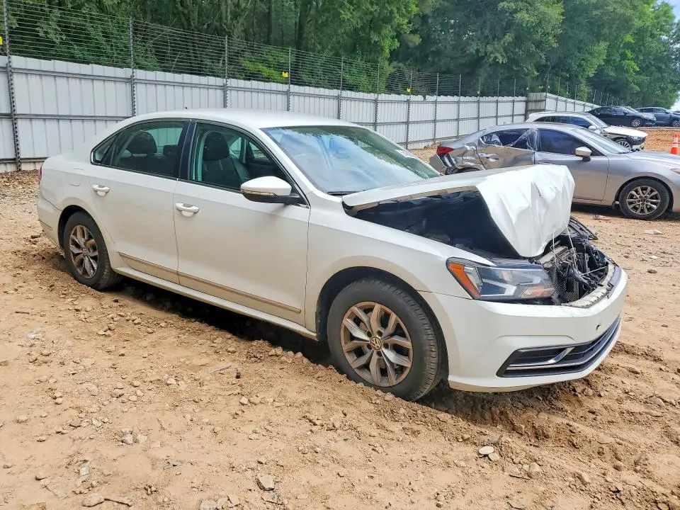 2017 VOLKSWAGEN PASSAT S  