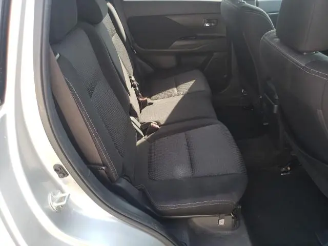 2018 MITSUBISHI OUTLANDER SE  