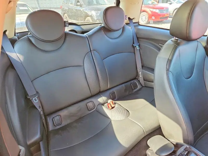 2011 MINI COOPER   