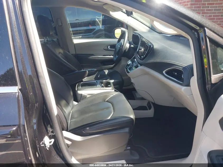 2023 CHRYSLER PACIFICA HYBRID TOURING L