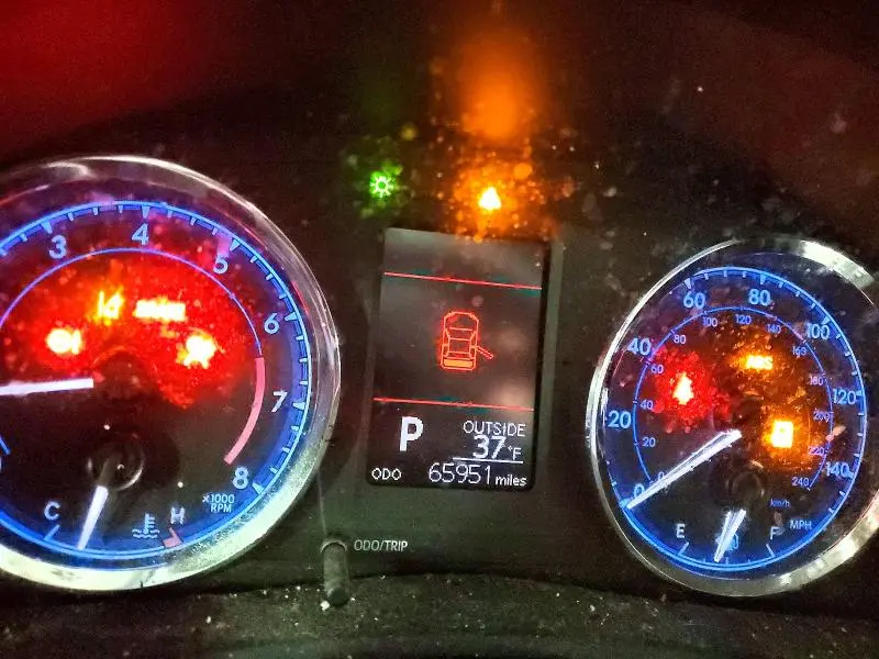 2017 TOYOTA COROLLA LE  