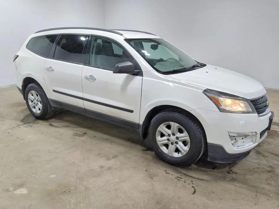 2015 CHEVROLET TRAVERSE LS  