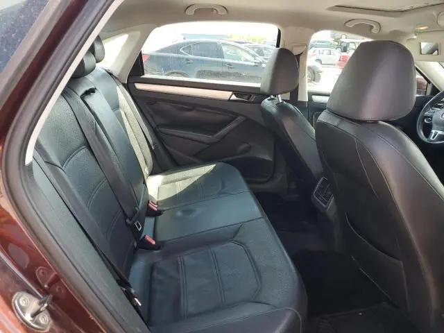 2013 VOLKSWAGEN PASSAT SE  