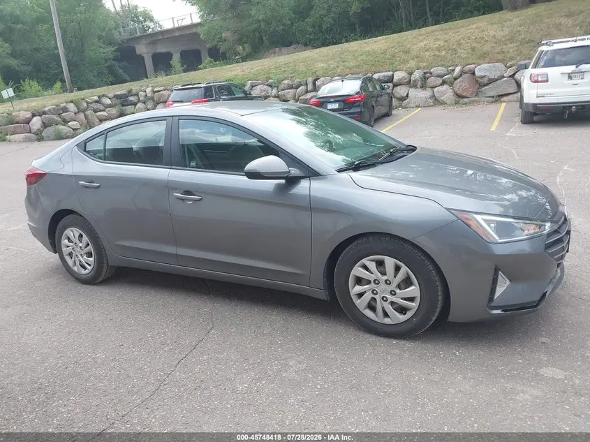 2019 HYUNDAI ELANTRA SE