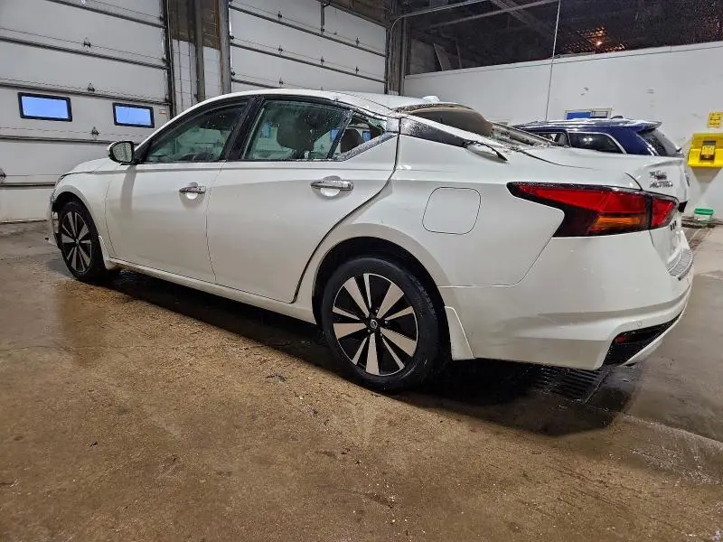 2022 NISSAN ALTIMA SV  