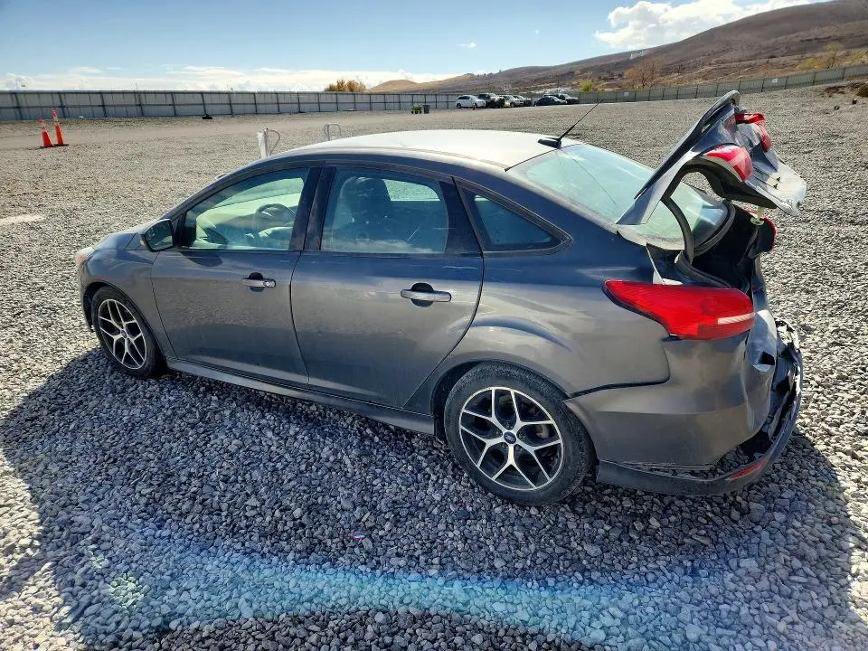 2015 FORD FOCUS SE  
