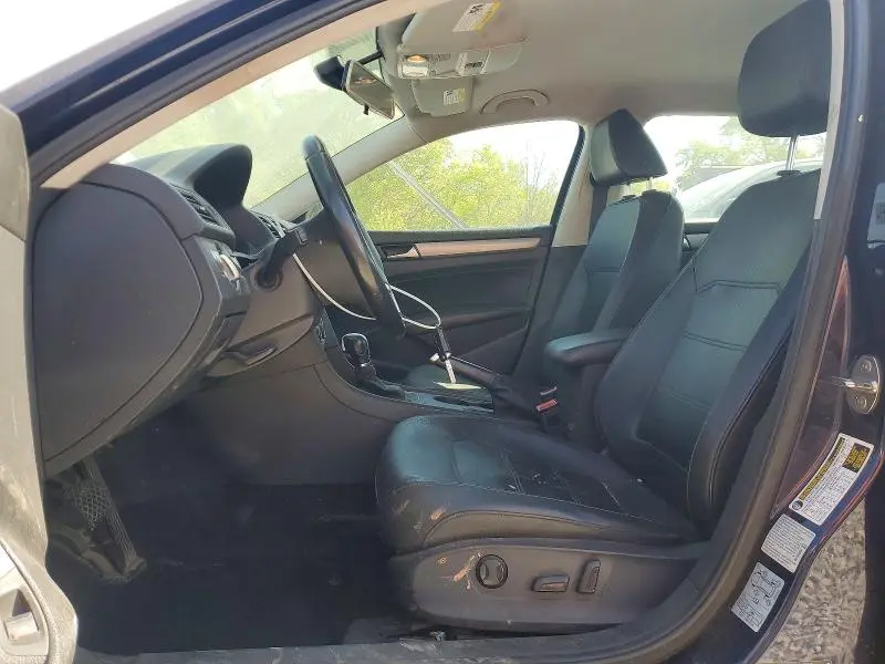 2015 VOLKSWAGEN PASSAT S  