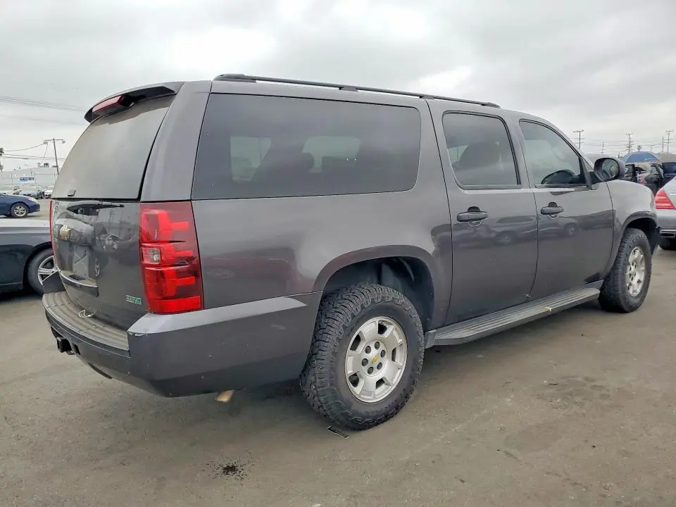 2010 CHEVROLET SUBURBAN C1500 LS  