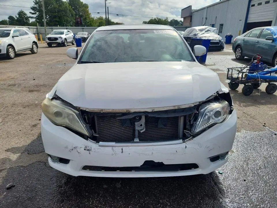 2011 TOYOTA AVALON LIMITED  