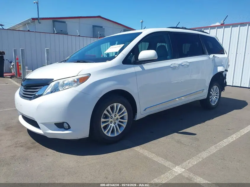 2012 TOYOTA SIENNA XLE V6 8 PASSENGER