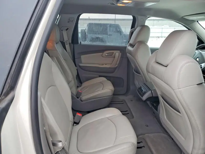 2012 CHEVROLET TRAVERSE LT  