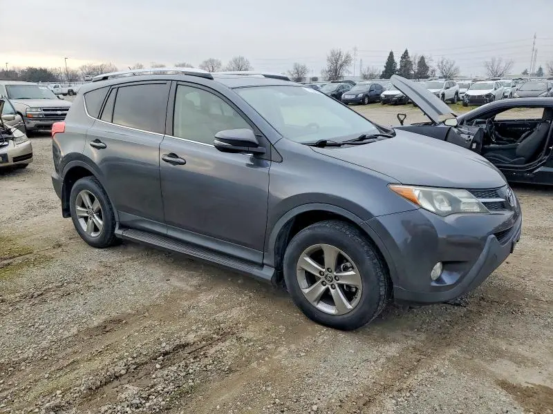 2015 TOYOTA RAV4 XLE  