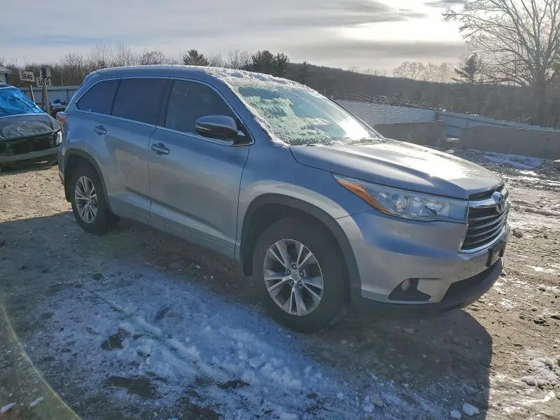 2015 TOYOTA HIGHLANDER LE  