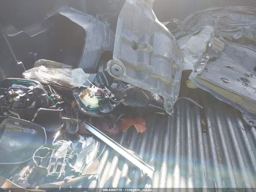 2011 NISSAN TITAN SV