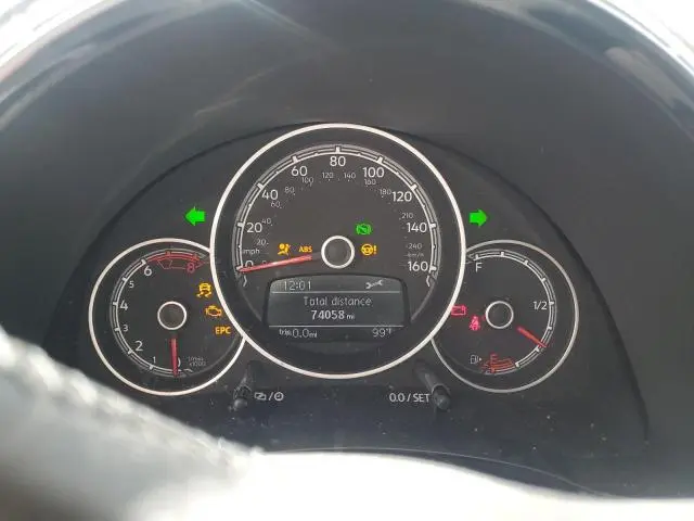 2018 VOLKSWAGEN BEETLE S  