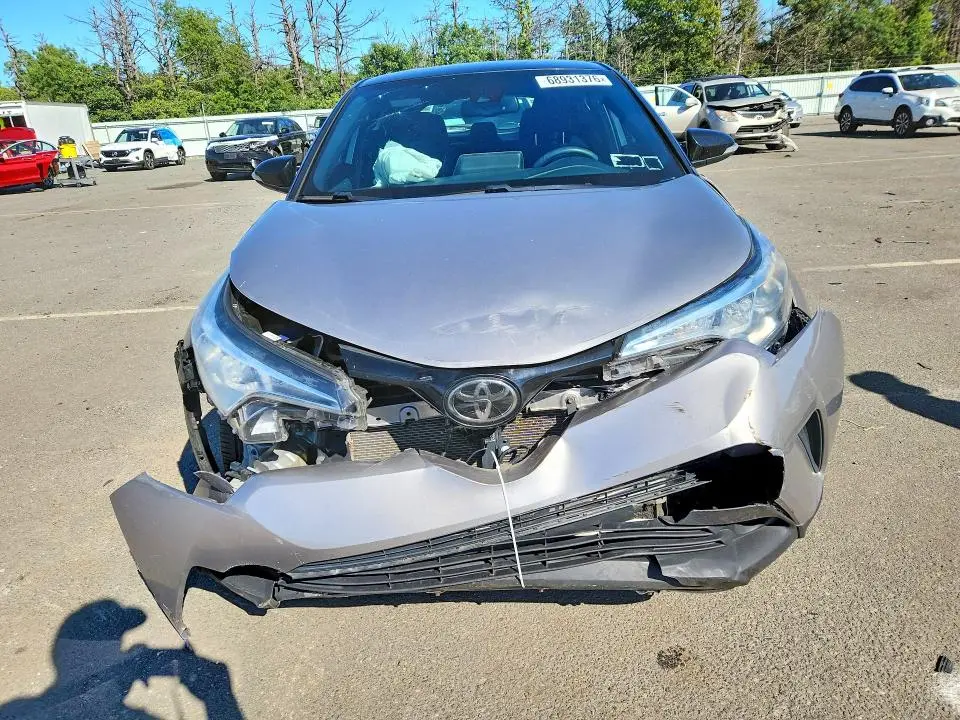 2019 TOYOTA C-HR XLE  