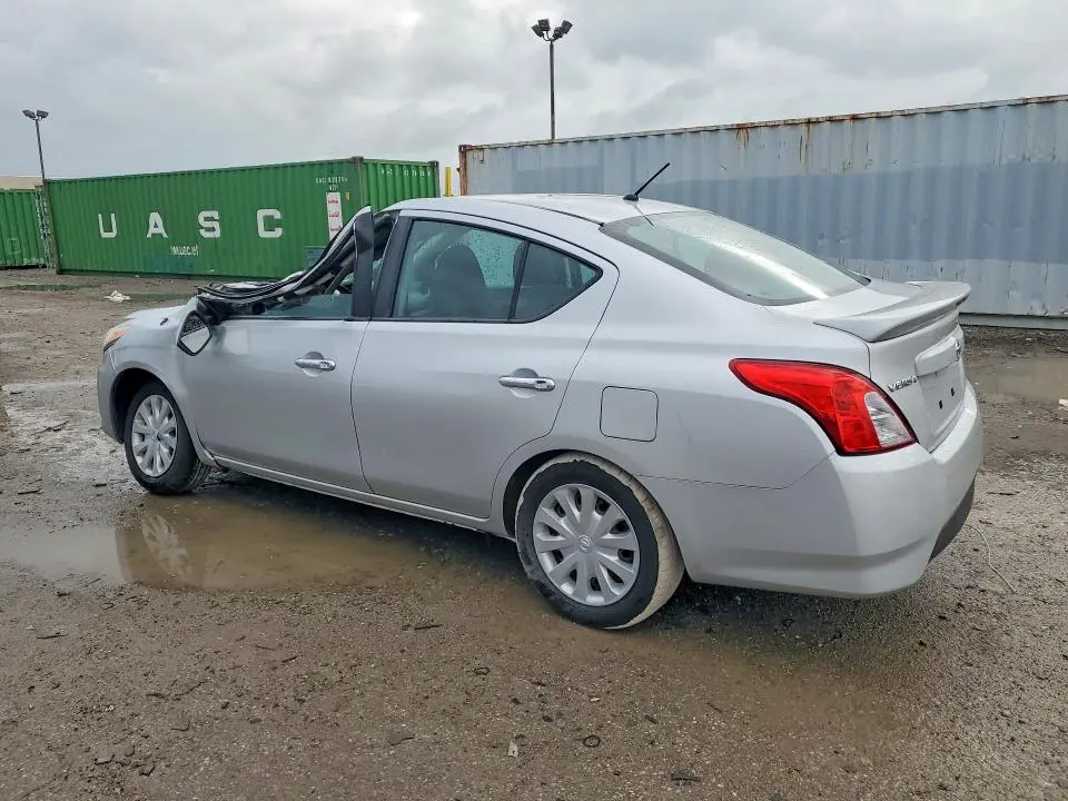 2018 NISSAN VERSA SV  