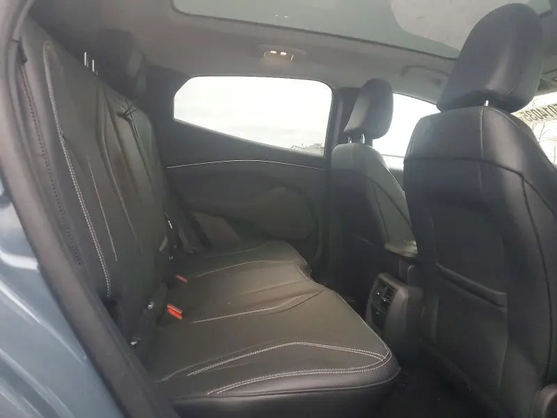 2024 FORD MUSTANG MACH-E PREMIUM  