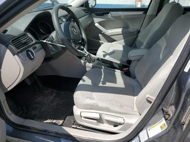 2017 VOLKSWAGEN PASSAT S  