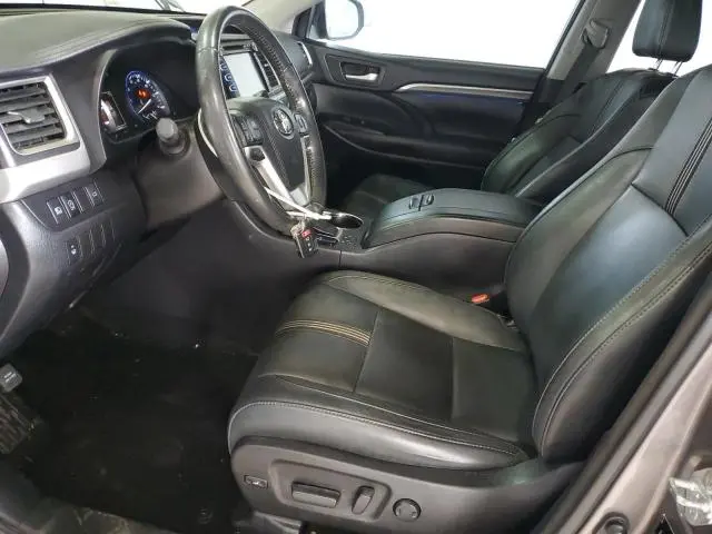2017 TOYOTA HIGHLANDER SE  