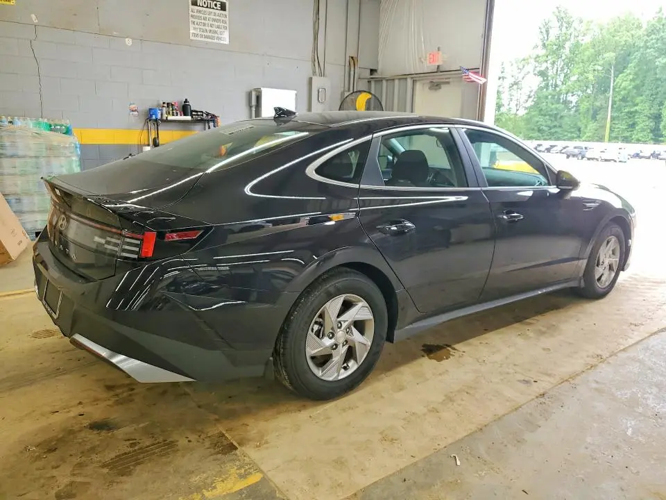 2025 HYUNDAI SONATA SE  