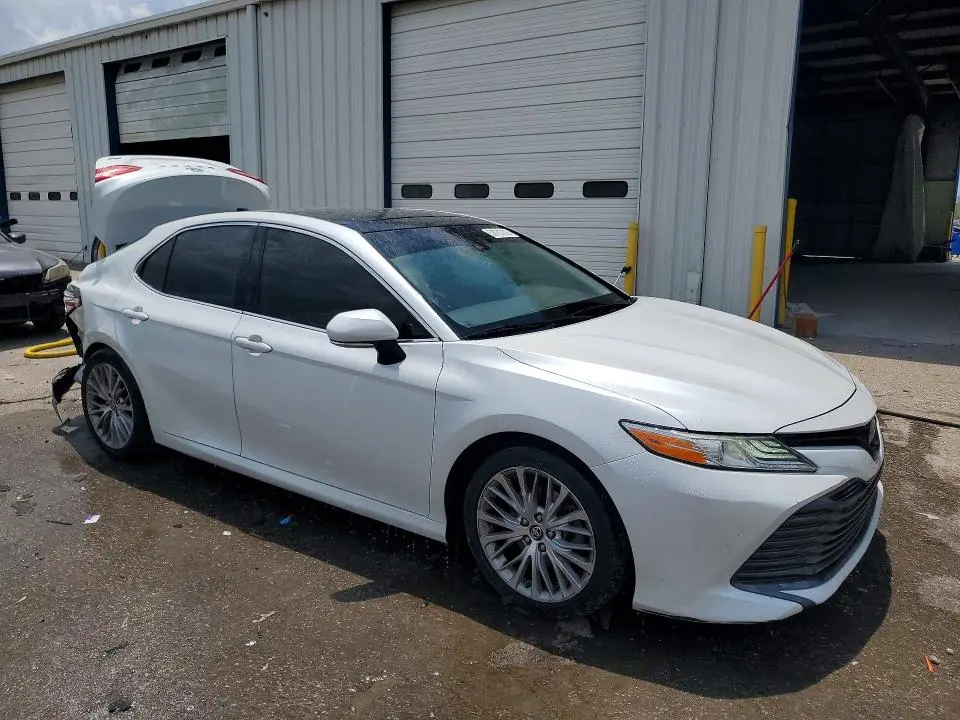 2019 TOYOTA CAMRY XLE  