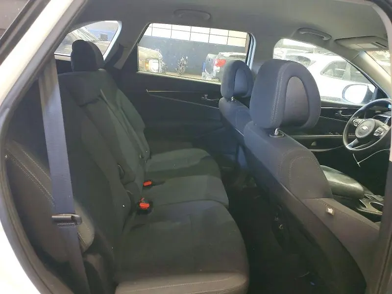 2016 KIA SORENTO LX V6  