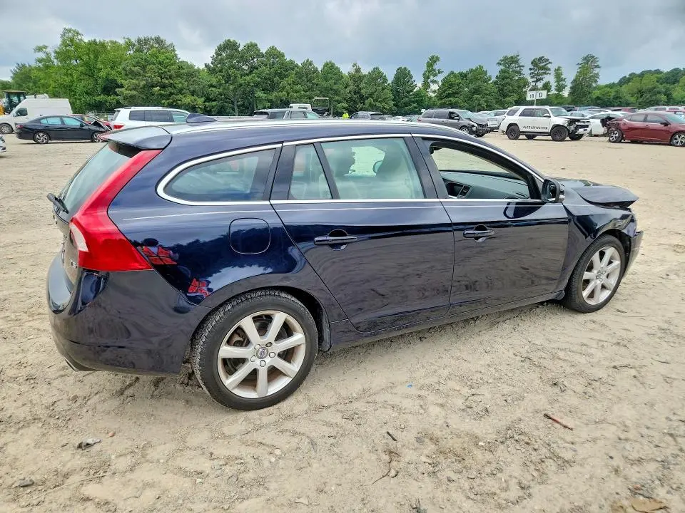 2017 VOLVO V60 T5 PREMIER  
