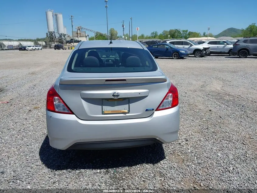 2016 NISSAN VERSA  