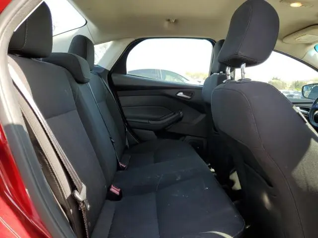 2016 FORD FOCUS SE  