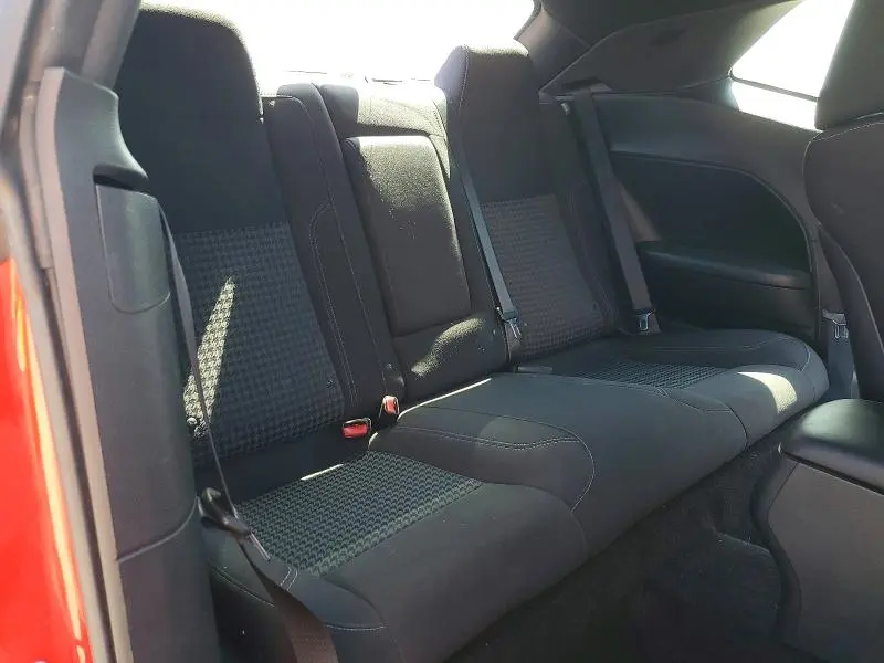 2015 DODGE CHALLENGER SXT  