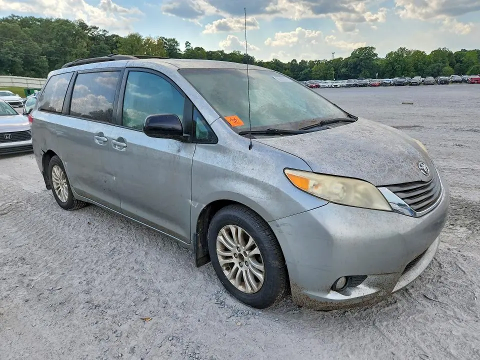 2012 TOYOTA SIENNA XLE 8-PASSENGER  