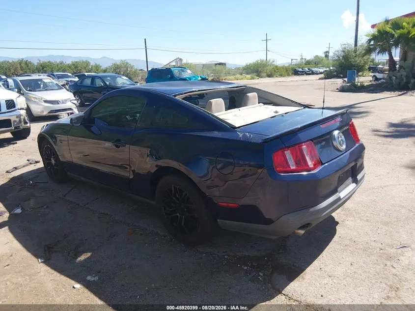 2011 FORD MUSTANG V6