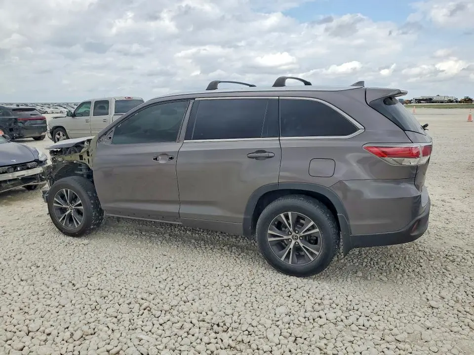 2016 TOYOTA HIGHLANDER XLE  