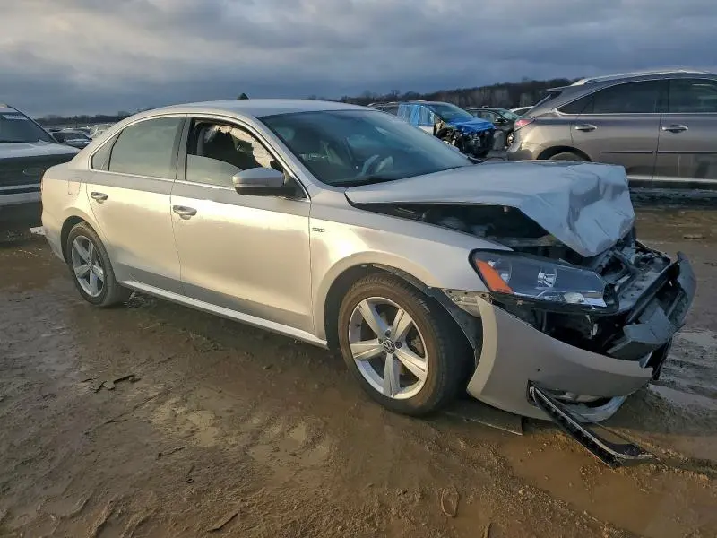 2015 VOLKSWAGEN PASSAT S  