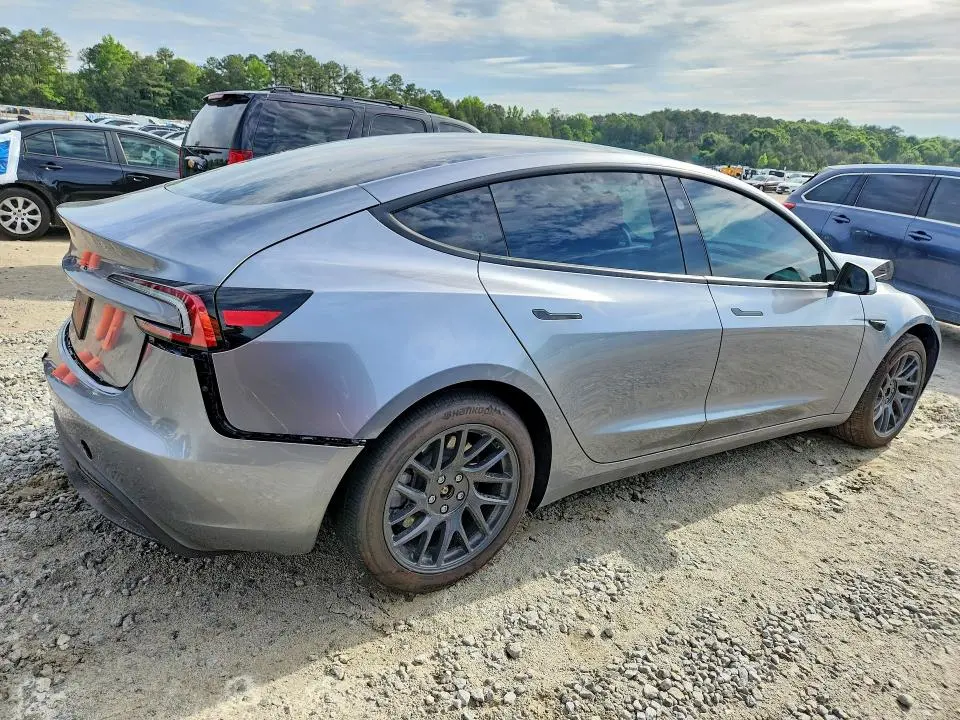 2026 TESLA MODEL 3   